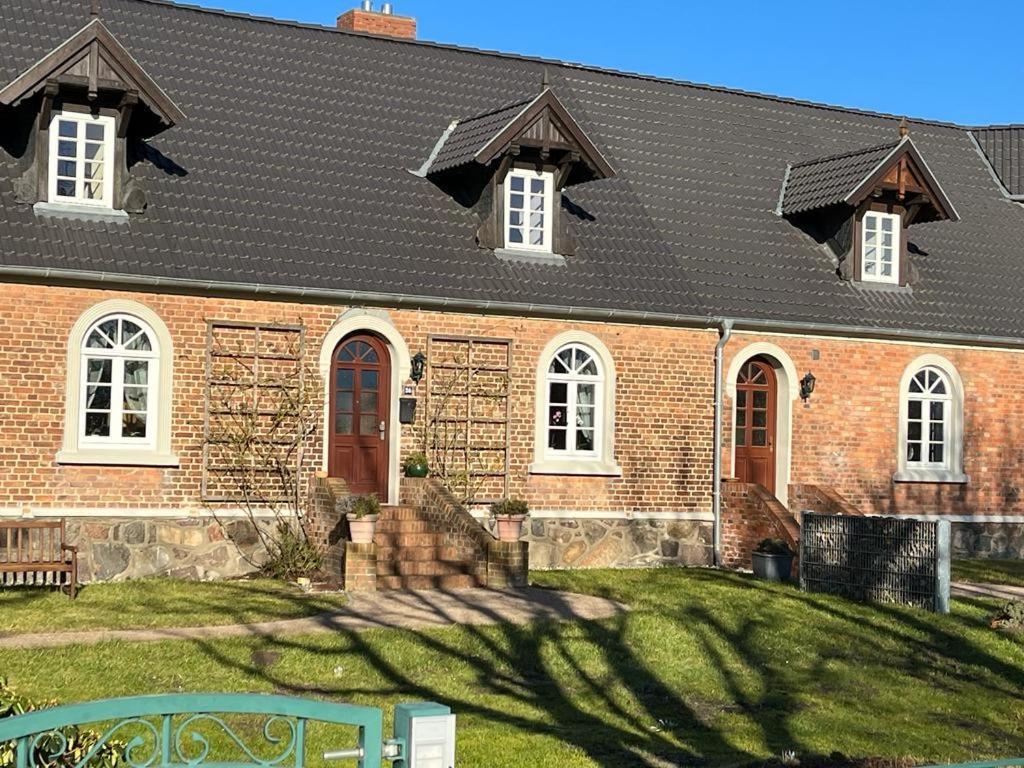Apartamento Perle Im Mecklenburger Parkland Walkendorf Exterior foto